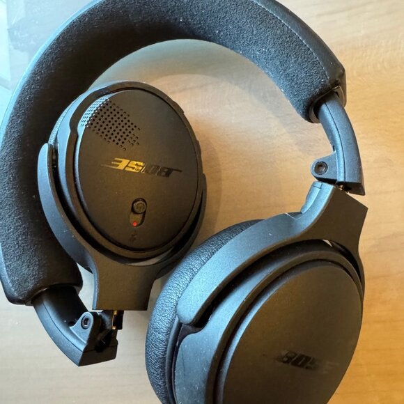 Bose Wireless (Bluetooth) On-Ear Headphones - Picture 4 of 5